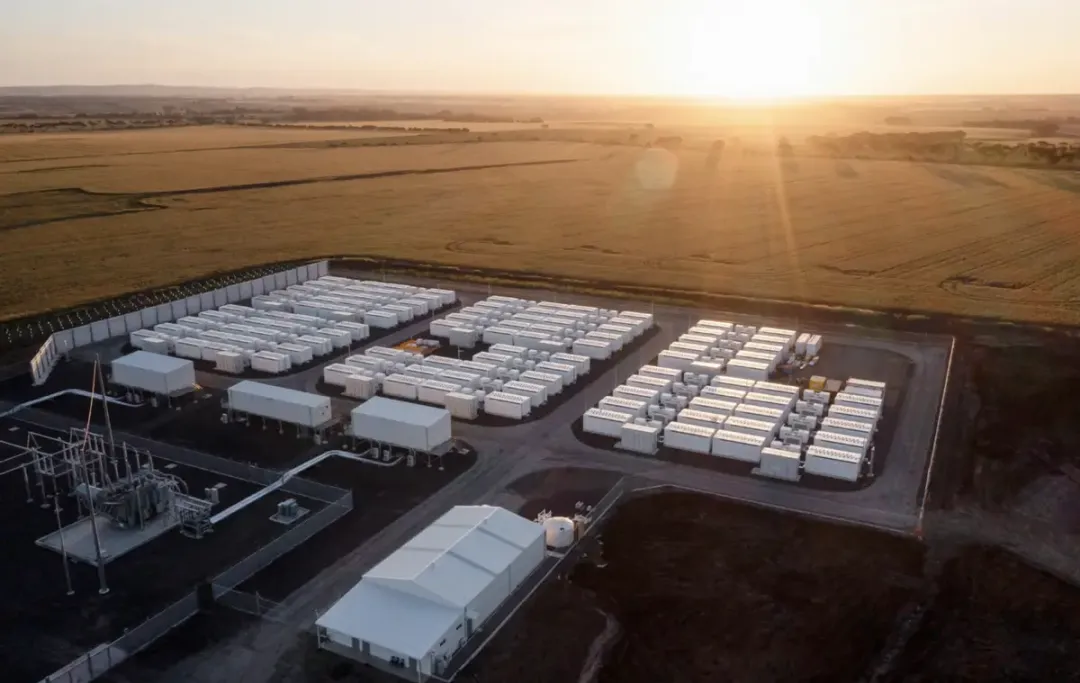 特斯拉十周年：上海储能超等工厂开工，，，妄想年产1万台商用储能电池