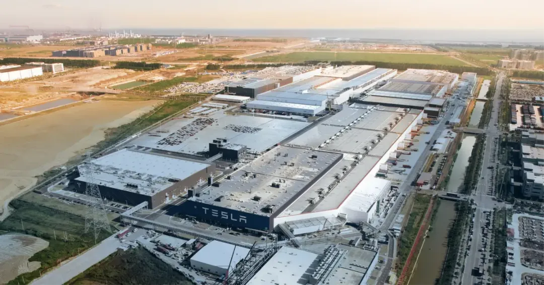 特斯拉十周年：上海储能超等工厂开工，，，妄想年产1万台商用储能电池